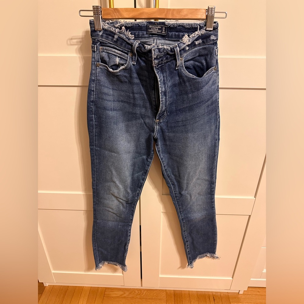 Abercrombie cropped frayed straight jeans